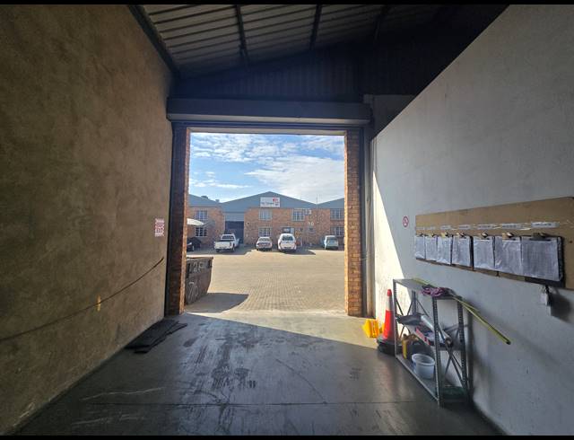 280M² WAREHOUSE FOR SALE IN ANDERBOLT